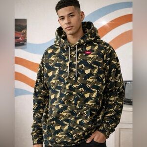 ‘90s Vintage Levi's Olive Camouflage Pullover Drawstring Fleece Hoodie Size L